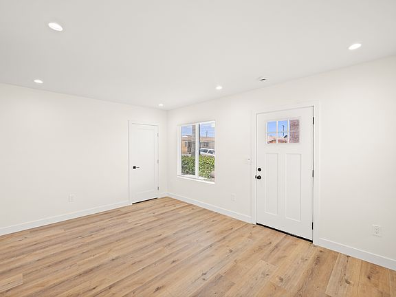 2nd image of 11417 S Berendo Ave #1/2