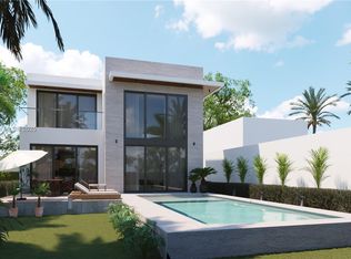 346 W 46th St, Miami Beach, FL 33140