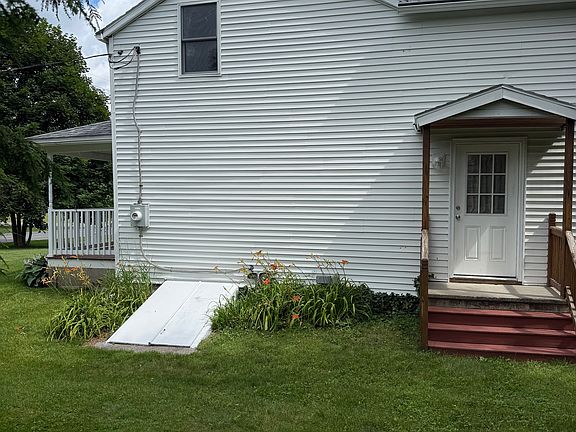 2nd image of 211 Bowerman Rd