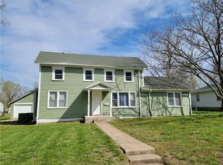 716 Parker Ave, Osawatomie, KS 66064