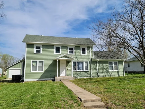 716 Parker Ave, Osawatomie, KS 66064