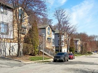 117 Overlook Dr, Hackettstown, NJ 07840