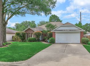 2215 Wickburn Dr, Spring, TX 77386