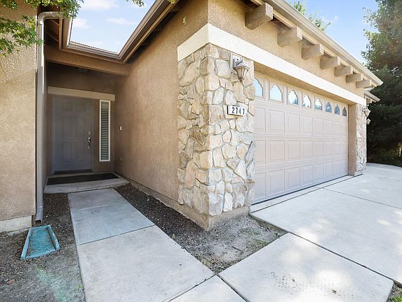 5th image of 2747 E La Vida Ave