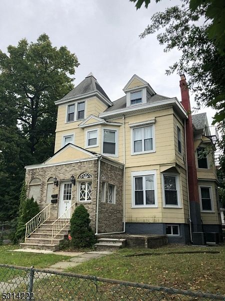 1st image of 140 Halsted St
