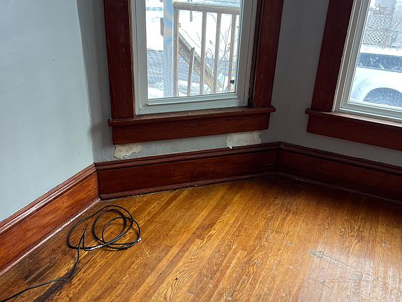 2nd image of 530 Chestnut St