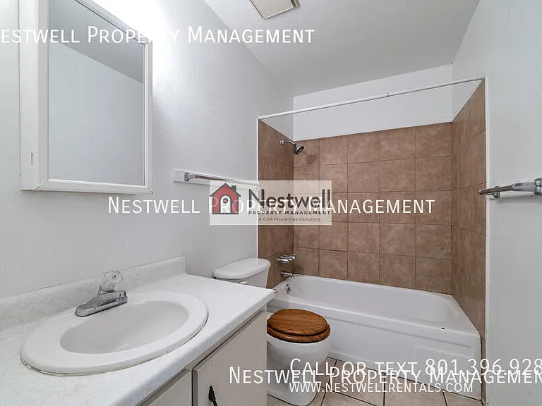 1881 W Lake Park Dr #3 — Photo 9