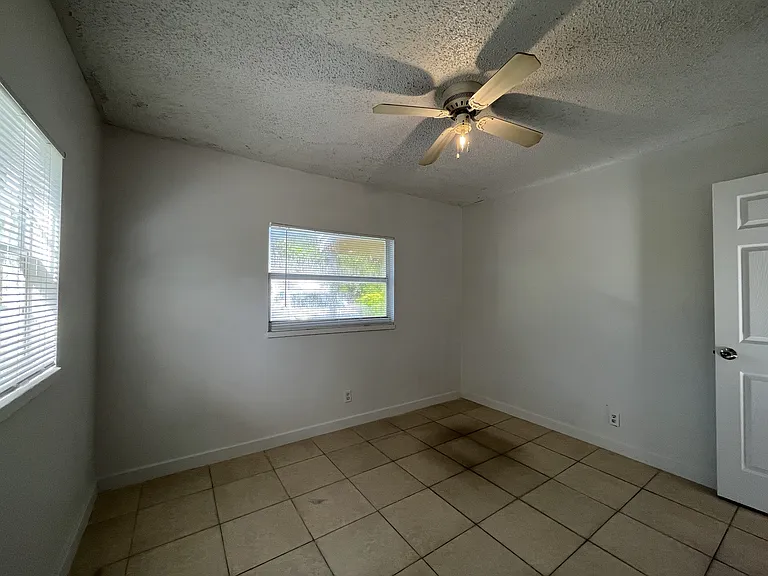 1354 SW 26th Ave — Photo 10