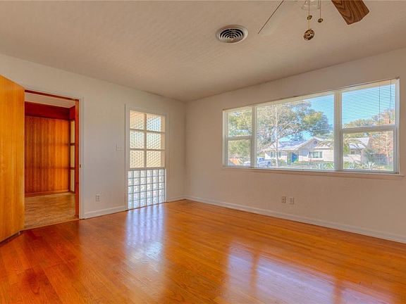 4th image of 137 S Sheridan Ave