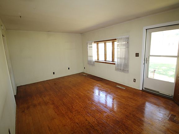 2nd image of 436 Grace St