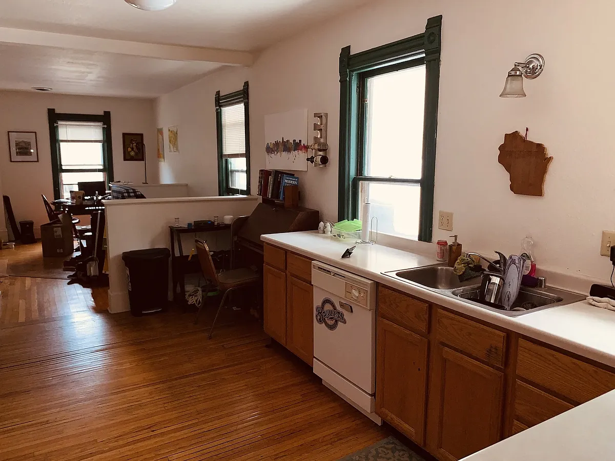 Building Photo - 817 E Johnson St #1-2
