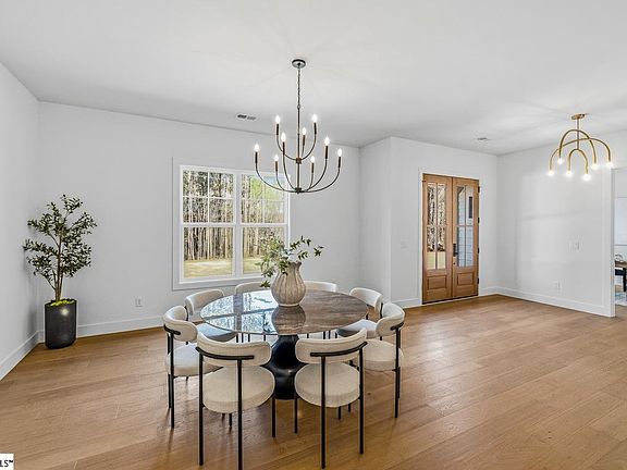 4th image of 329 Thompson Rd