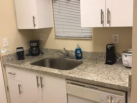 3rd image of 536 NW 114th Ave APT 204