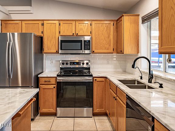 4th image of 3757 Hiawatha Dr