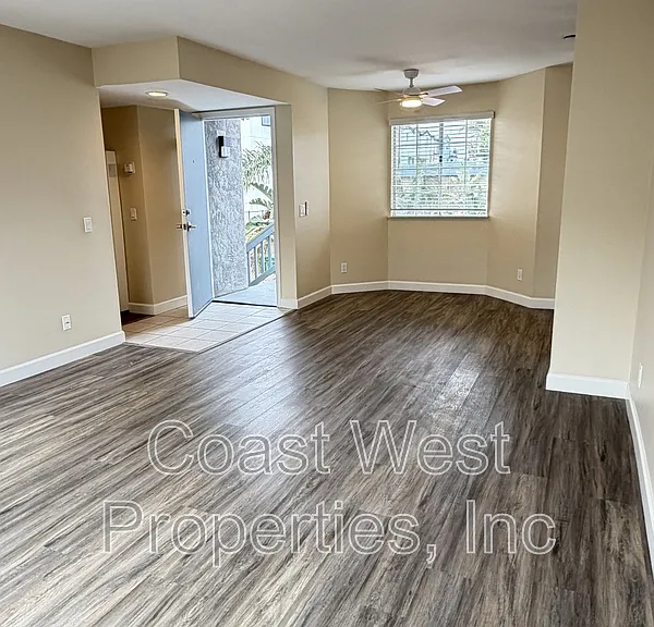 297 Acacia Ave #A — Photo 2