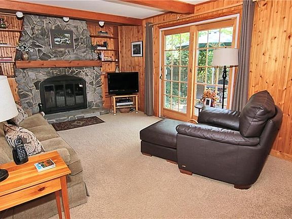 5th image of 9 Blue Spruce Ln