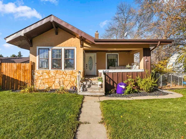 414 2nd St SE, Stanley, ND 58784