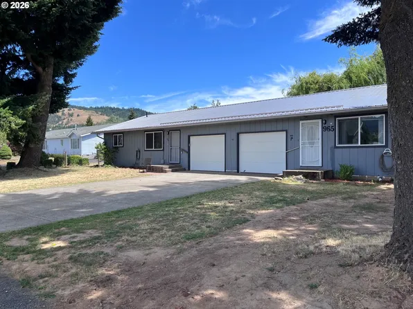 965 SW Pucker Huddle Rd, White Salmon, WA 98672
