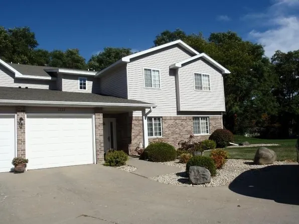 129 S Curtis St, Lake Geneva, WI 53147