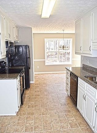 4th image of 851 Riverwood Dr