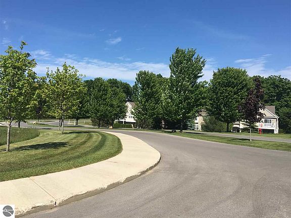 4th image of 3235 Wexford Dr