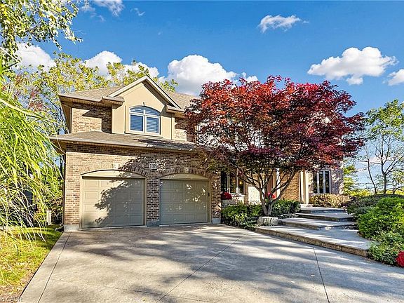 2nd image of 118 Foxridge Dr