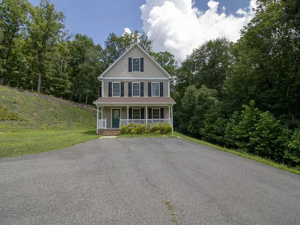 872 Two Bid Rd, Evington, VA 24550