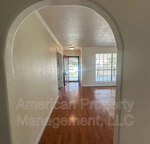3812 S Dogwood Ave — Photo 5