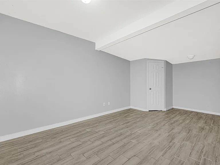 5009 Bataan Rd — Photo 16