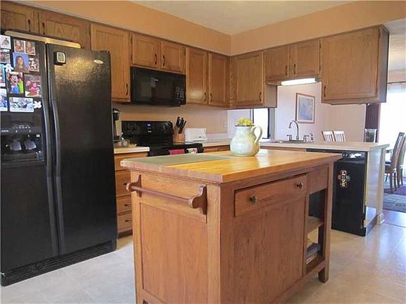 4th image of 851 Sunset Cir