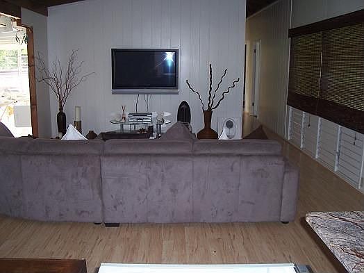 Open Floorplan kitchen opens to liv rm