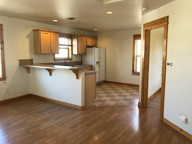 Kitchen with raised breakfast bar