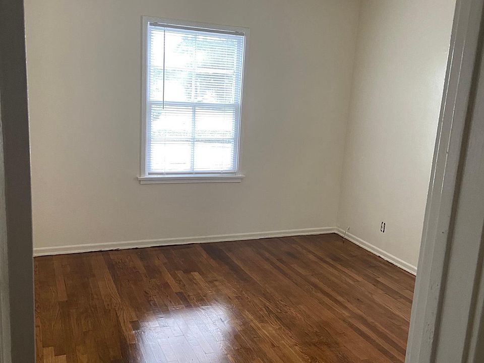 2nd image of 4562 California Ave