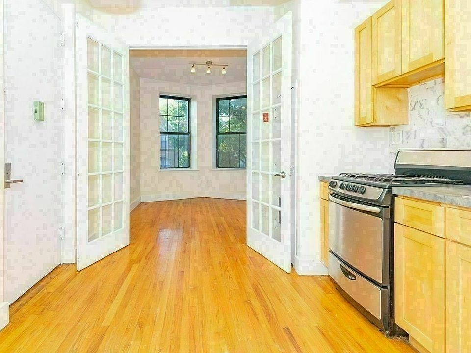 1st image of 654 Park Pl #2LFF