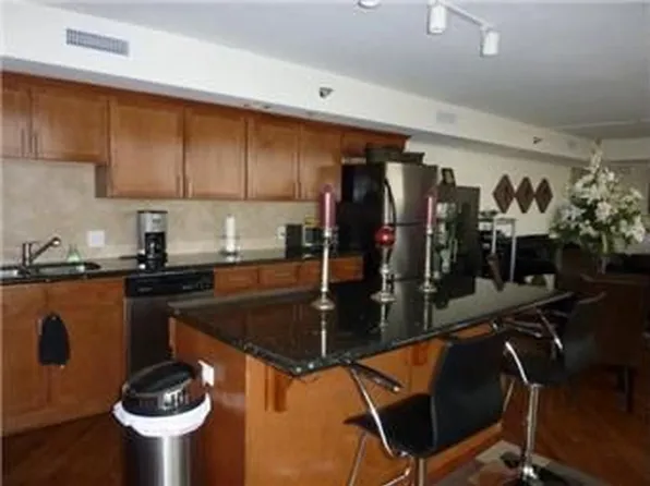 600 E Admiral Blvd #1702, Kansas City, MO 64106