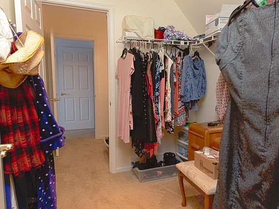 5th image of 132 Dunkley Ave Unit 3