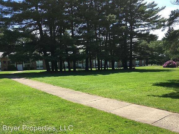 3rd image of 108 Highland Dr APT 8