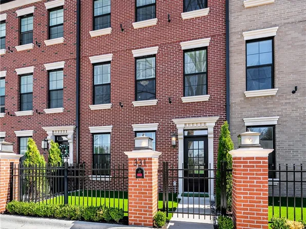 331 SW 5th St, Bentonville, AR 72712