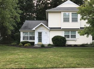 9120 Fern Cv W, Olmsted Falls, OH