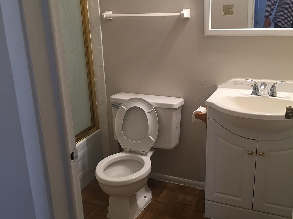 1st image of 4935 Oakwood Trl