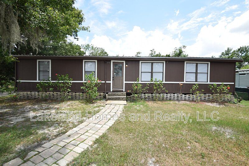 1st image of 2416 Kyle St