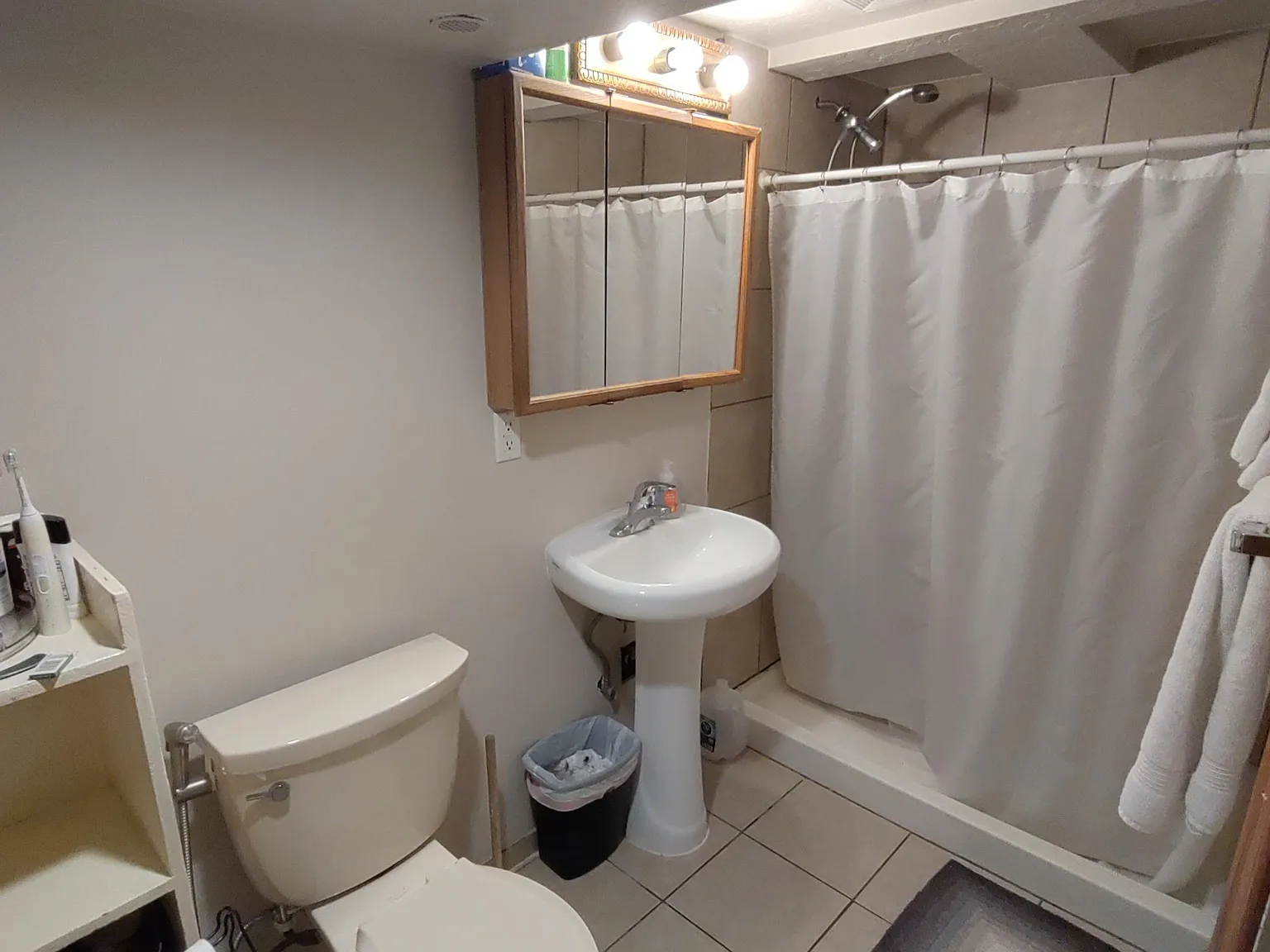 3 bed, 2743 sqft, $550 — Photo 4