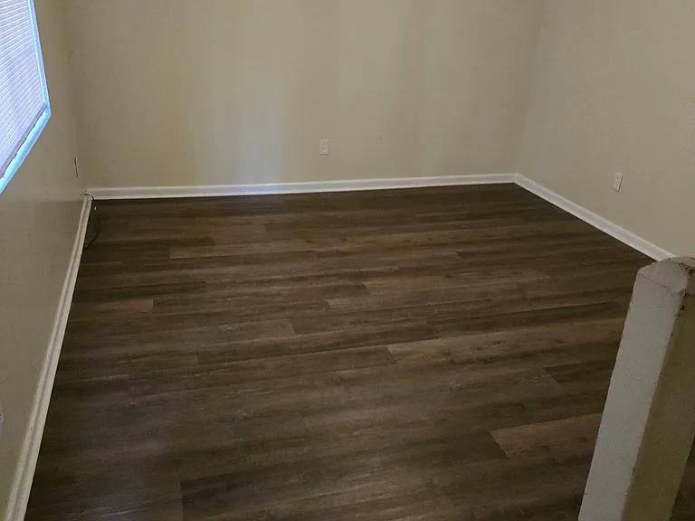 2064 Pineview Dr — Photo 3