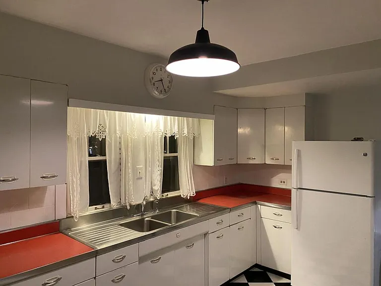 120 Waverly Pl — Photo 4