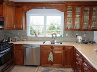 175 W Neck Rd, Southampton, NY 11968