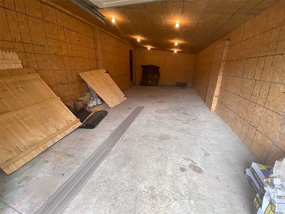 5th image of 451 Lucerne Ave