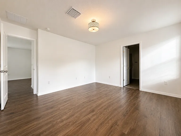 1016 Ashentree Dr — Photo 7