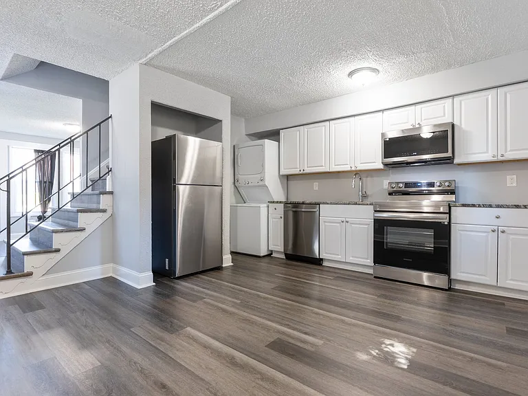 4711 Navarro Ave — Photo 12