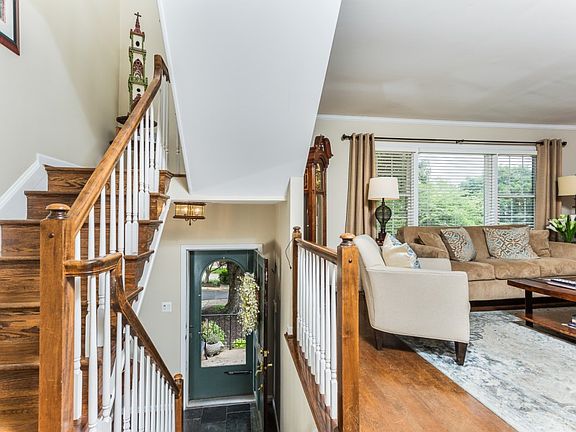 3rd image of 500 Council Ct NE