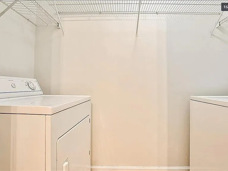 3334 Peachtree Rd NE #404 — Photo 27